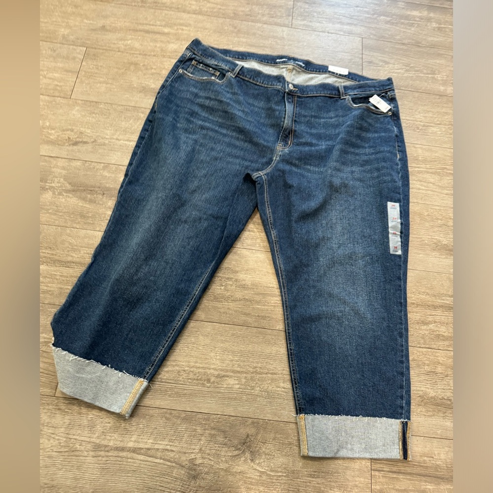 BUNDLE 2 ITEMS FOR $8✨

OLD NAVY mid-rise boyfriend jeans ✨ - Picture 4 of 11